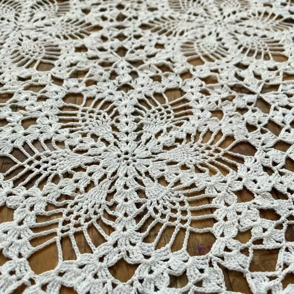 Vintage Handcrafted Off White Crochet Round Tablecloth Scalloped Edge 90x90